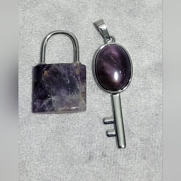 Amethyst Lock and Key Pendant - Picture 3 of 14